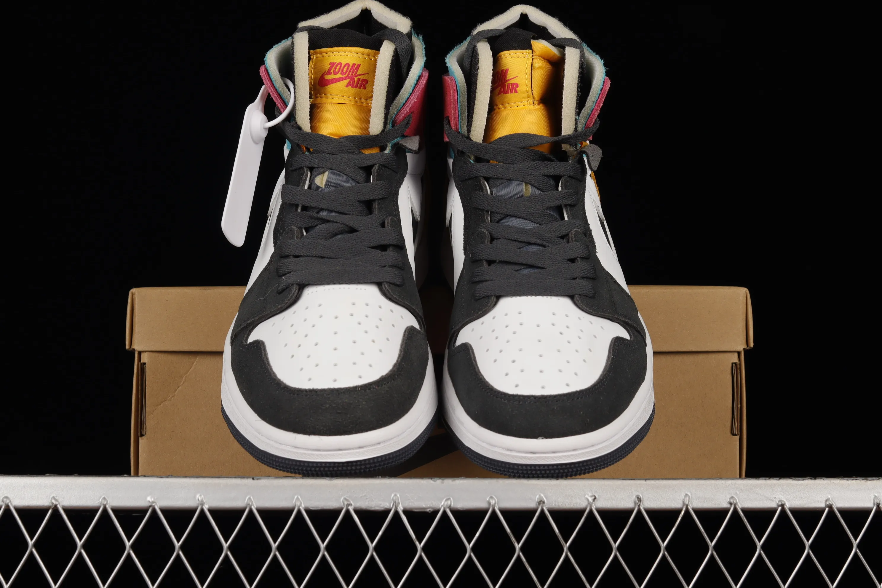 All categories Air Jordan Jordan series basketball shoes Air Jordan 1 High Air Jordan 1 Zoom CMFT AJ1 Joe 1 white black yellow color matching CT0978-016